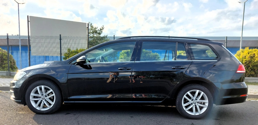 Volkswagen Golf cena 48900 przebieg: 211000, rok produkcji 2018 z Wrocław małe 211